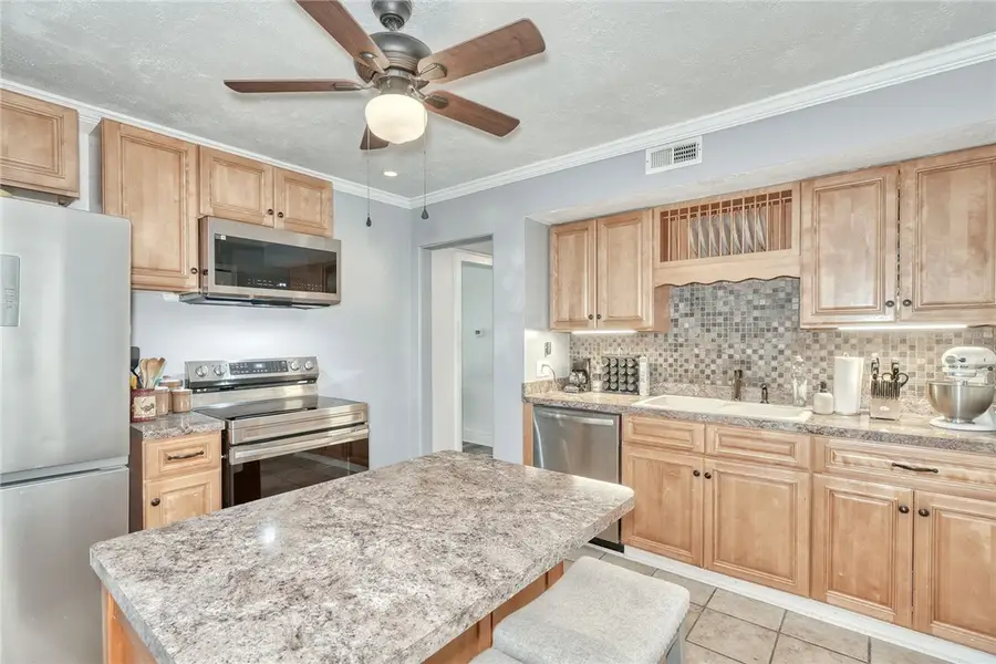 165 Penhurst Road, Rochester, NY 14610 - #3