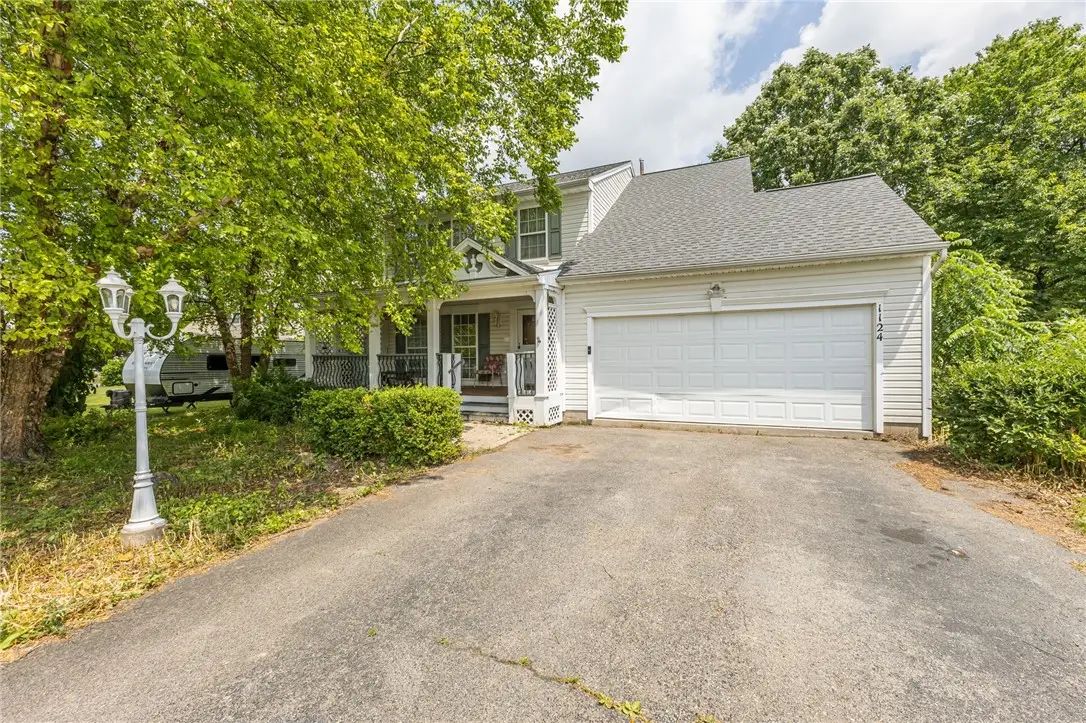 1124 Belmont Drive, Farmington, NY 14425 - #1