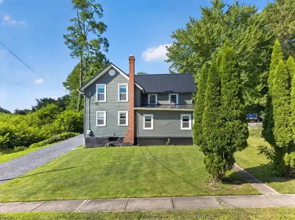 153 W Dezeng Street, Clyde, NY 14433