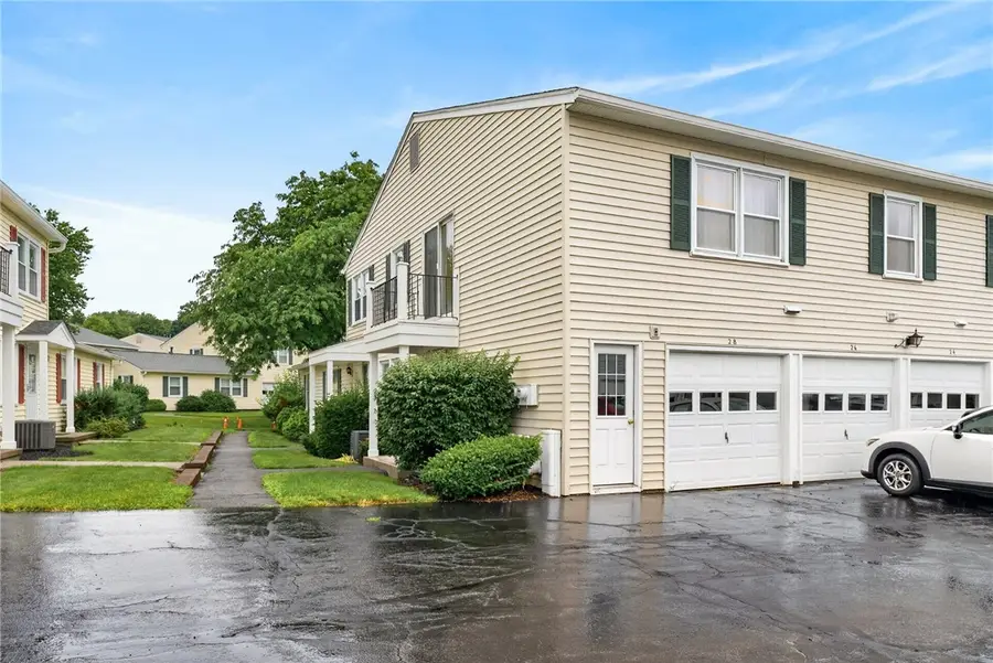 28 Arrowhead Way S, Fairport, NY 14450 - #3
