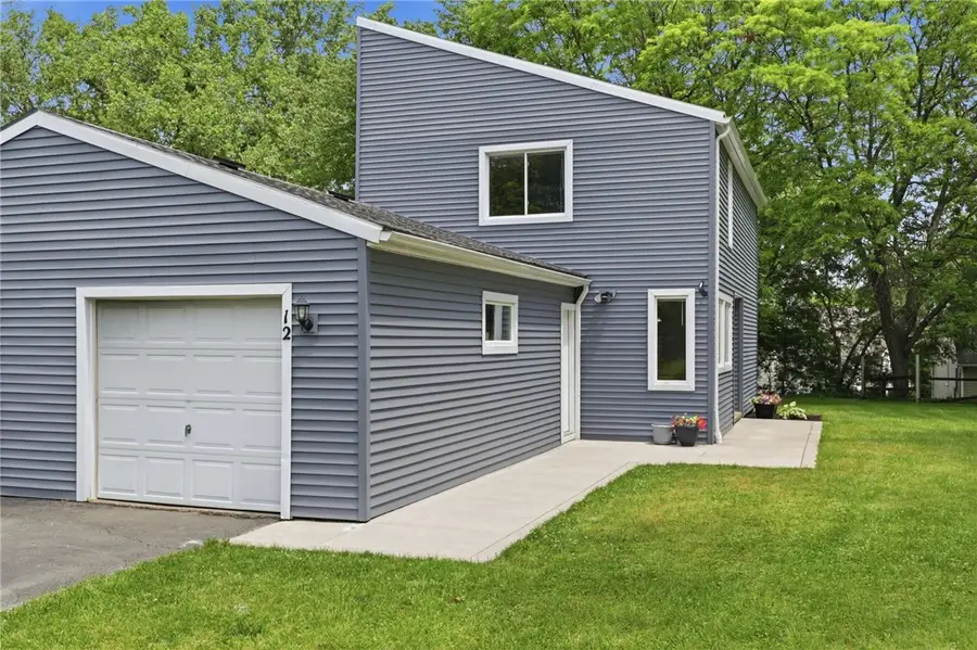 12 Hanningfield Circle, Fairport, NY 14450 - #2