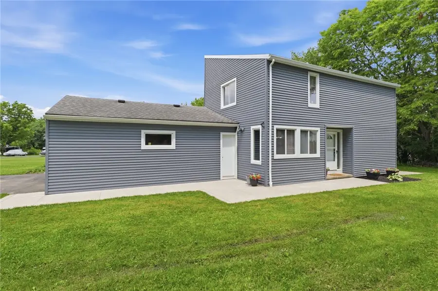 12 Hanningfield Circle, Fairport, NY 14450 - #3