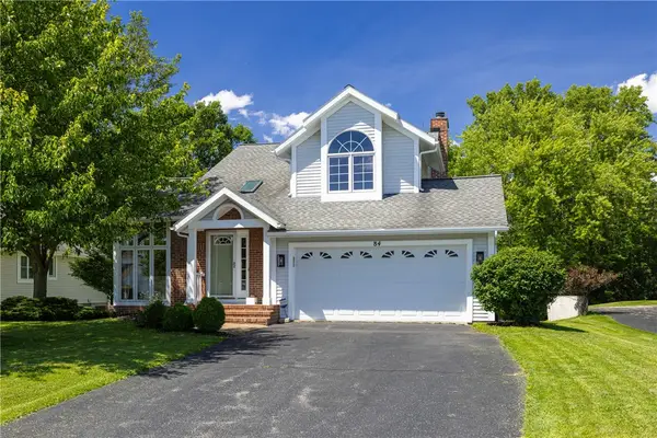 84 Legacy Oak Trail, Pittsford, NY 14534
