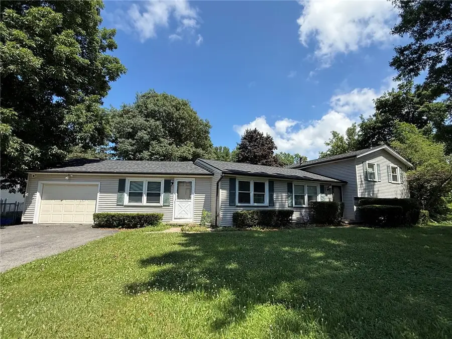 678 Fox Meadow Road, Greece, NY 14626 - #2