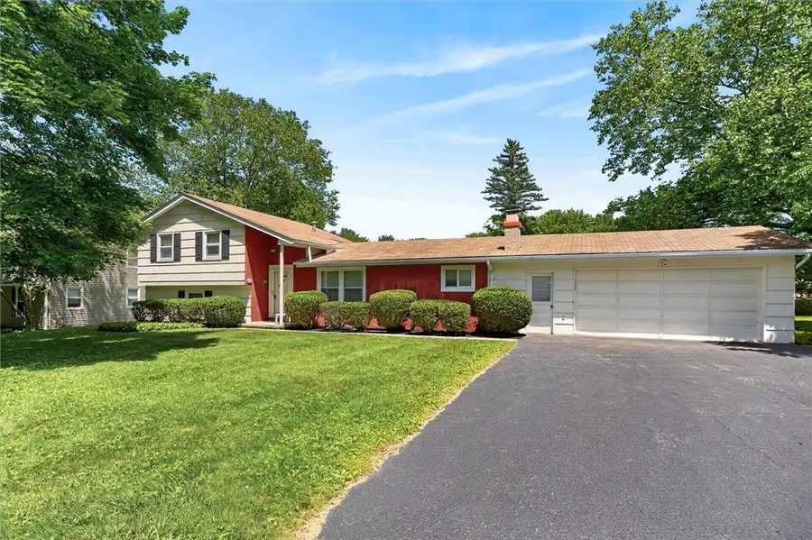 11 Parkwood Lane, Penfield, NY 14526 - #2