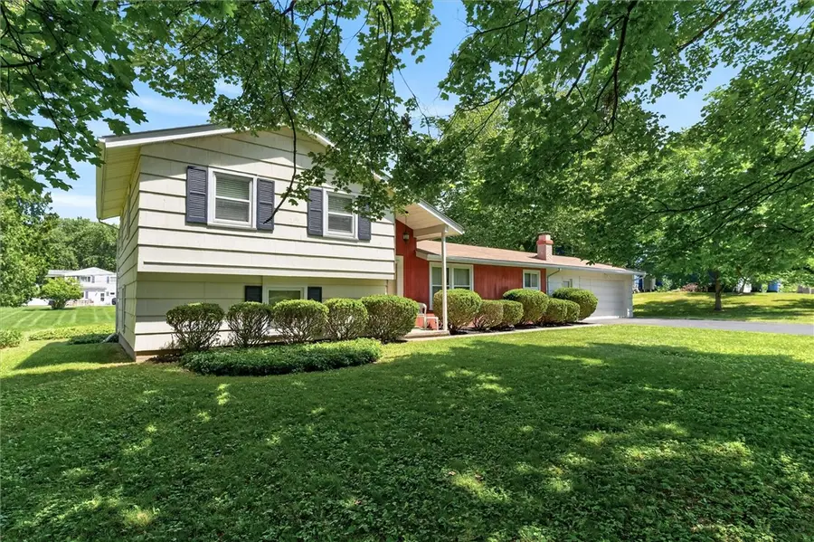 11 Parkwood Lane, Penfield, NY 14526 - #3