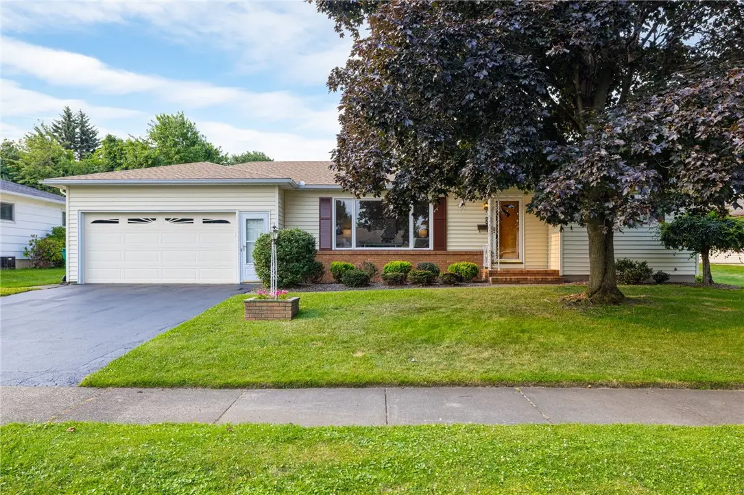 15 Georgian Dr, Rochester, NY 14609 - #1