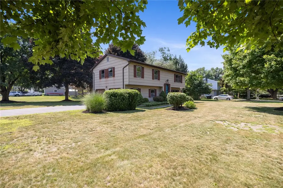 27 Carriage Court, Pittsford, NY 14534 - #3