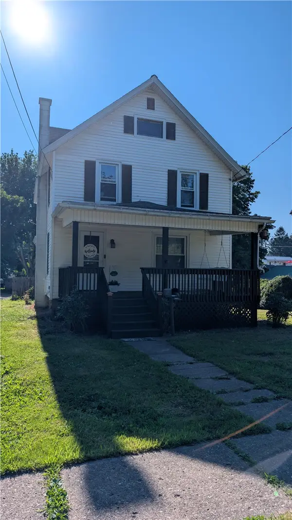 15 Carlton St, Sodus, NY 14551
