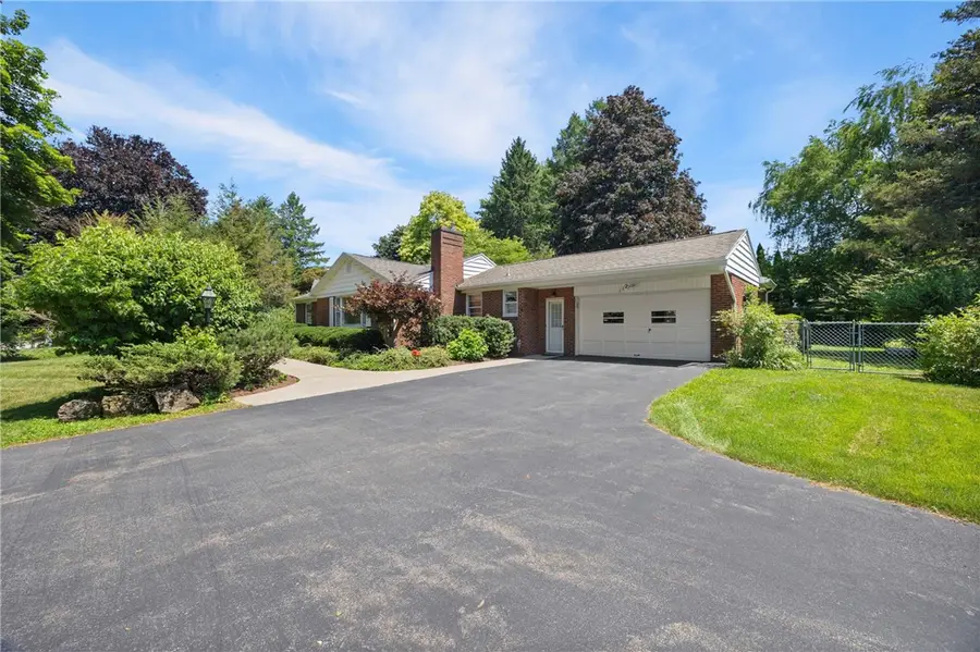 112 Washington Road, Pittsford, NY 14534 - #3