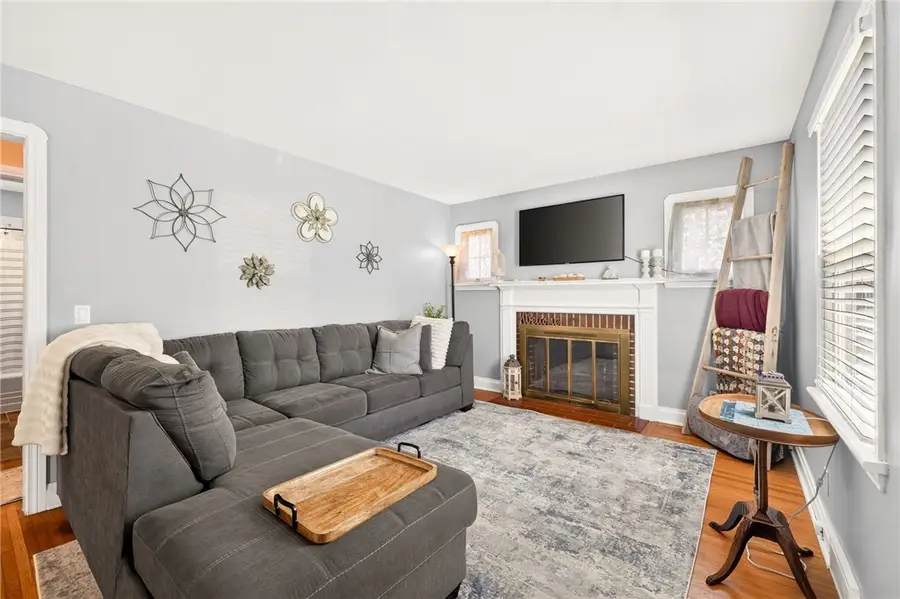 66 Gilbert Dr, Rochester, NY 14609 - #3