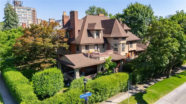 32-34 Strathallan Park, Rochester, NY 14607