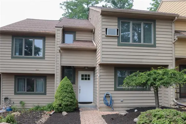 9 Golfside Circle, Canandaigua, NY 14424