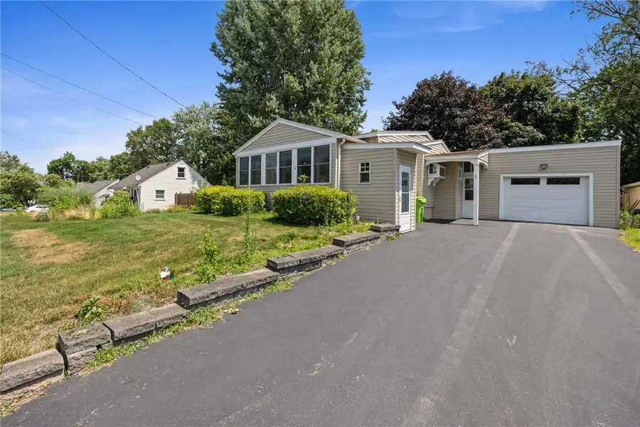 112 N Roosevelt Avenue, Liverpool, NY 13088 - #2
