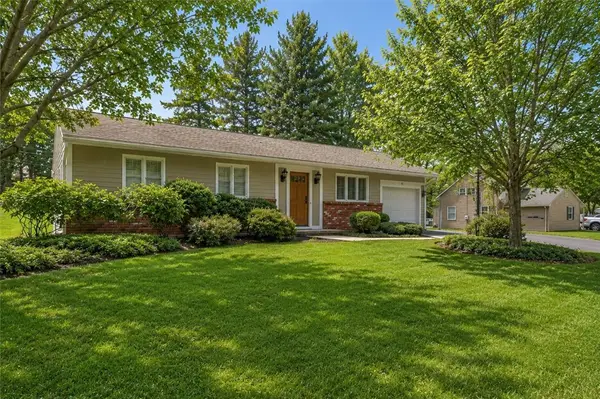 13 Harvest Road, Fairport, NY 14450