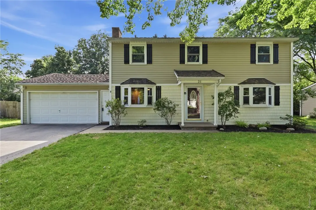 21 Squirrels Heath Road, Fairport, NY 14450 - #1
