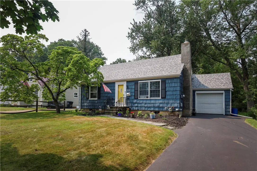 902 W 2nd Street, Elmira, NY 14905 - #1