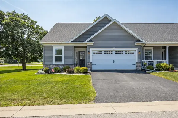 1 Cedar Cove Trail, Rochester, NY 14606