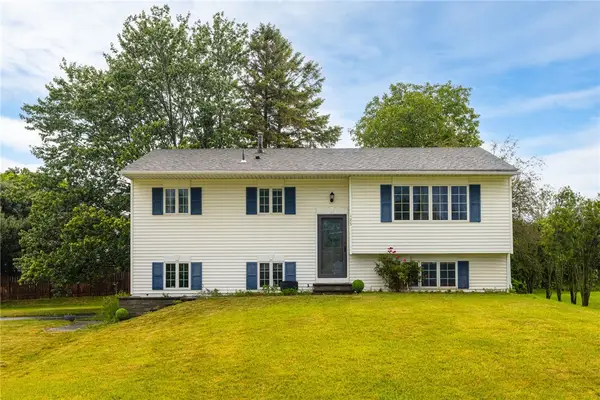 125 Authors Avenue, Henrietta, NY 14467