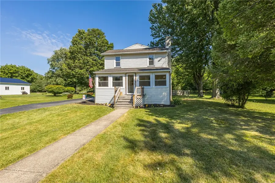 82 Chapel St, Canandaigua, NY 14424 - #2