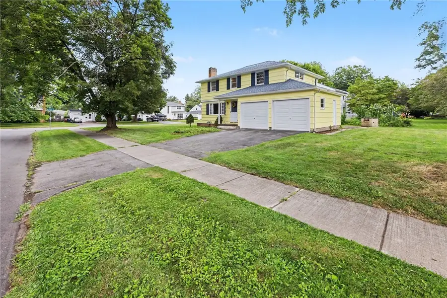 160 Chadwell Rd, Rochester, NY 14609 - #2