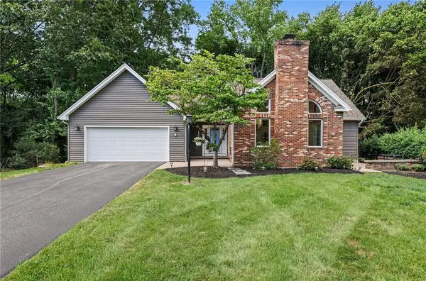 22 Cobblestone Crossing, Penfield, NY 14526