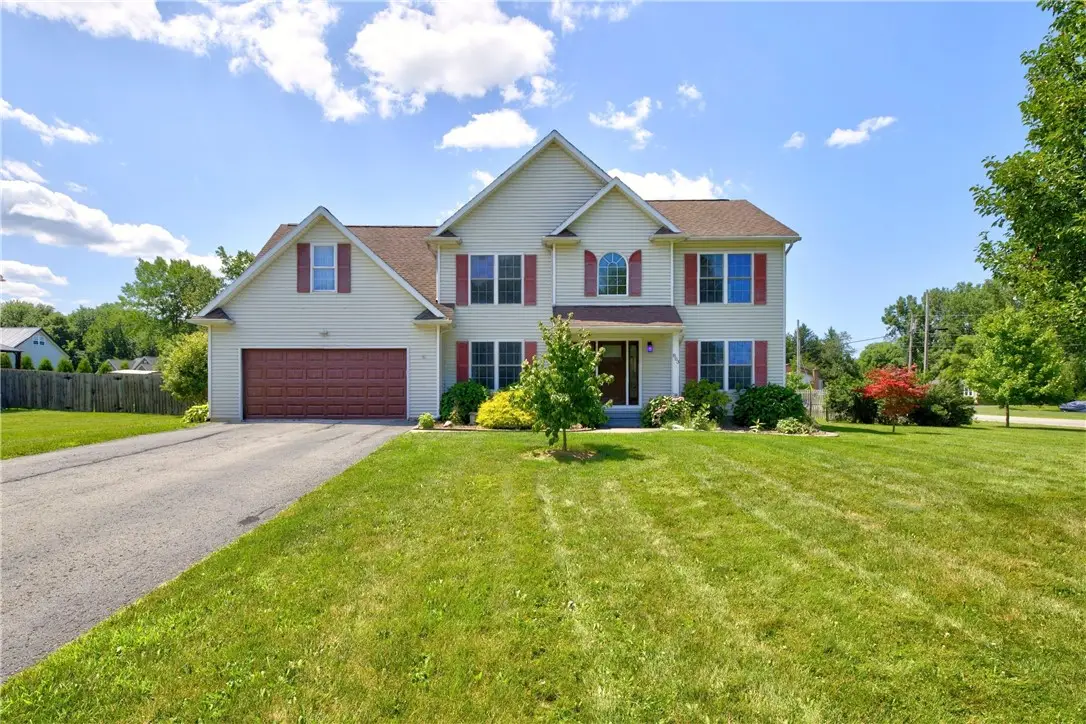 803 Red Fox Cir, Ontario, NY 14519 - #1