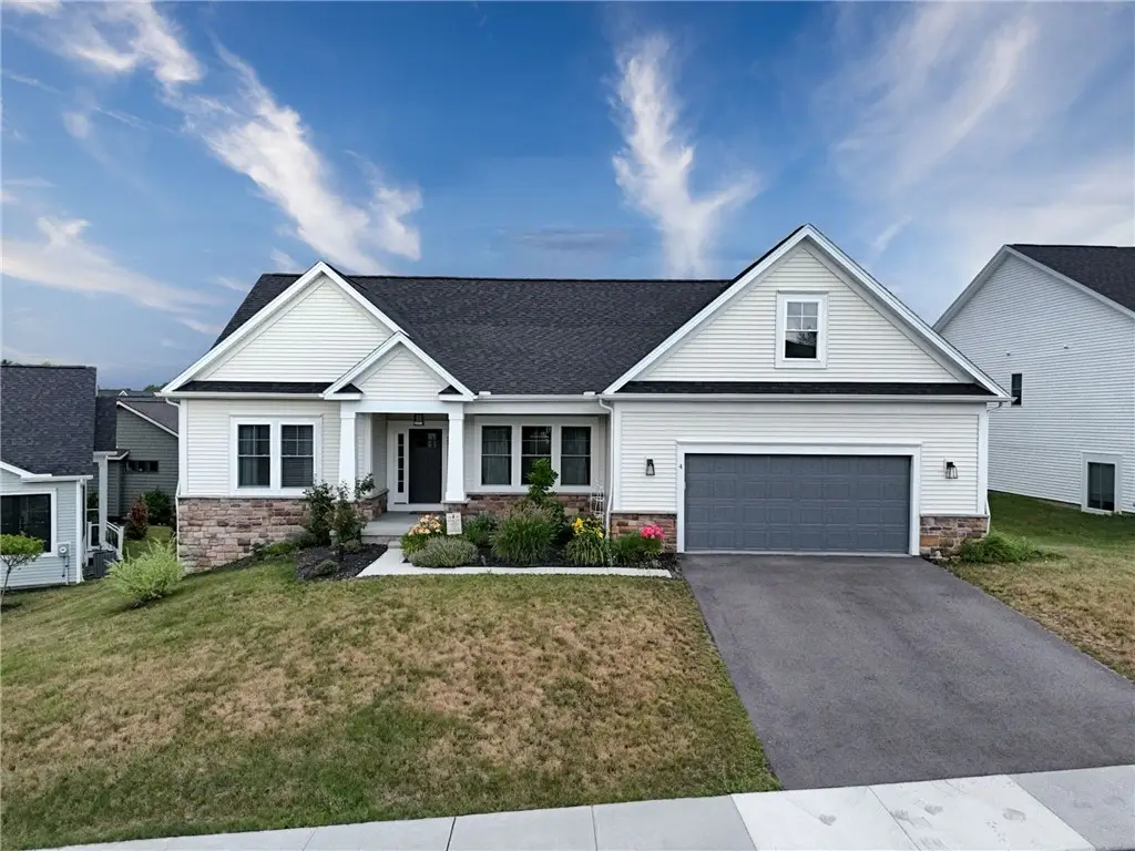 4 Black Wood Circle, Pittsford, NY 14534 - #1