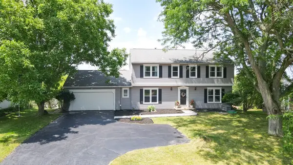 53 Selborne Chase, Fairport, NY 14450