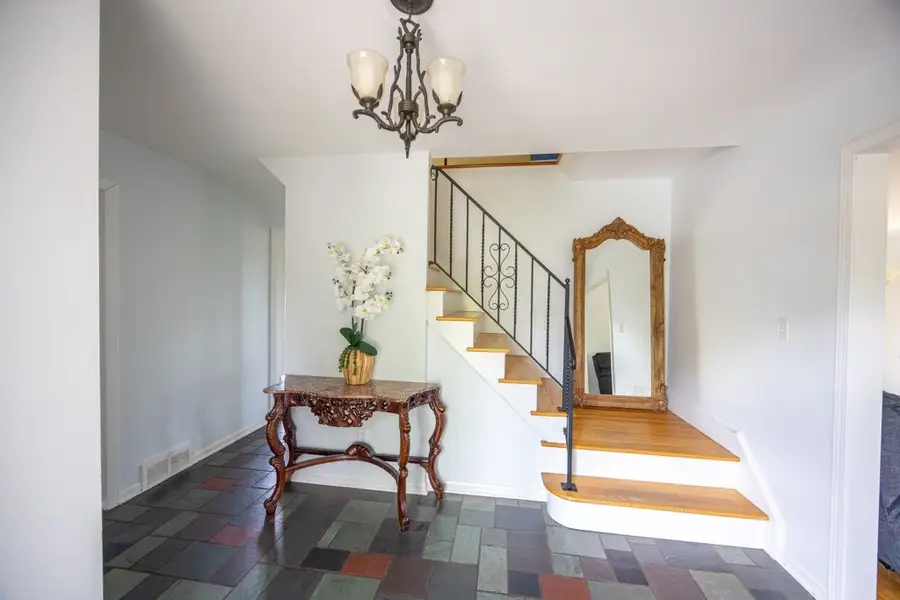 53 Selborne Chase, Fairport, NY 14450 - #3