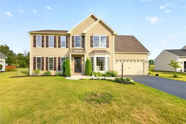 6672 Pond Side Circle, Victor, NY 14564