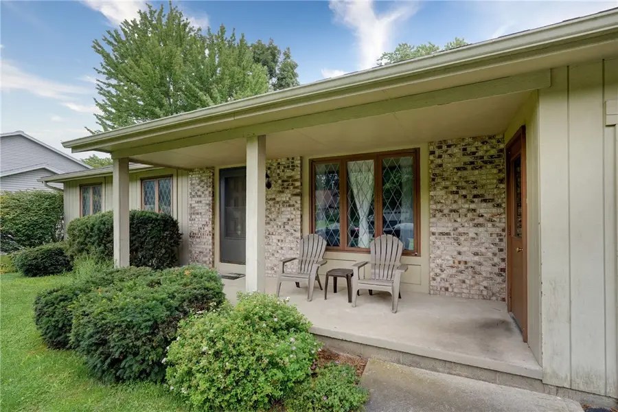 72 Burlwood Dr, Rochester, NY 14612 - #3
