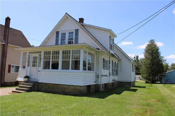 415 N Elk Avenue, Kane, PA 16735