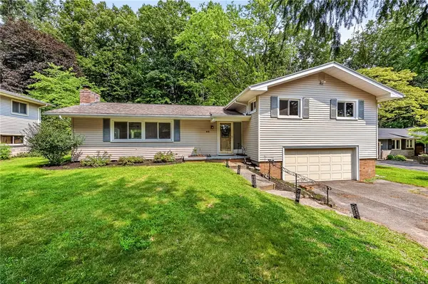 82 Burrows Hills Drive, Rochester, NY 14625