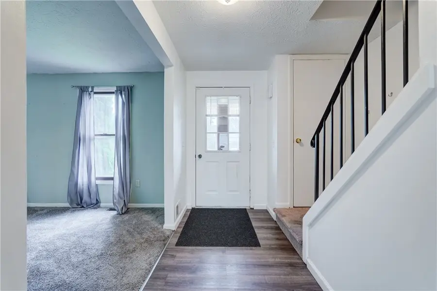 138 Pebbleview Dr, Rochester, NY 14612 - #3