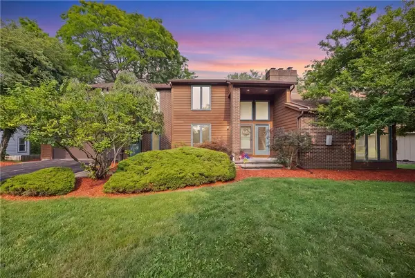 32 Framingham Lane, Pittsford, NY 14534
