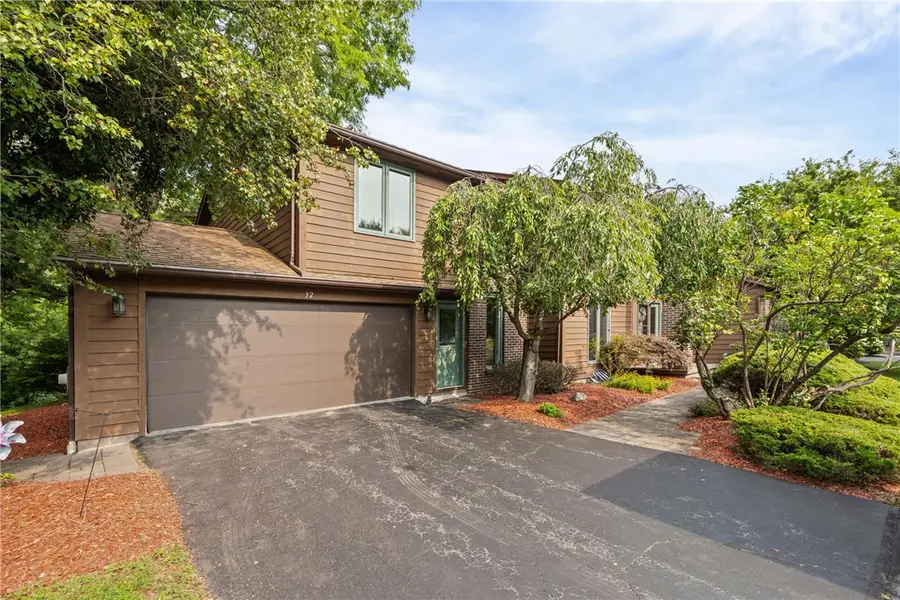 32 Framingham Lane, Pittsford, NY 14534 - #2