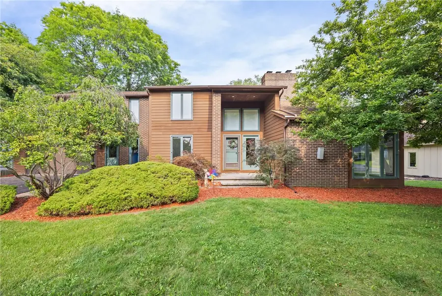 32 Framingham Lane, Pittsford, NY 14534 - #3