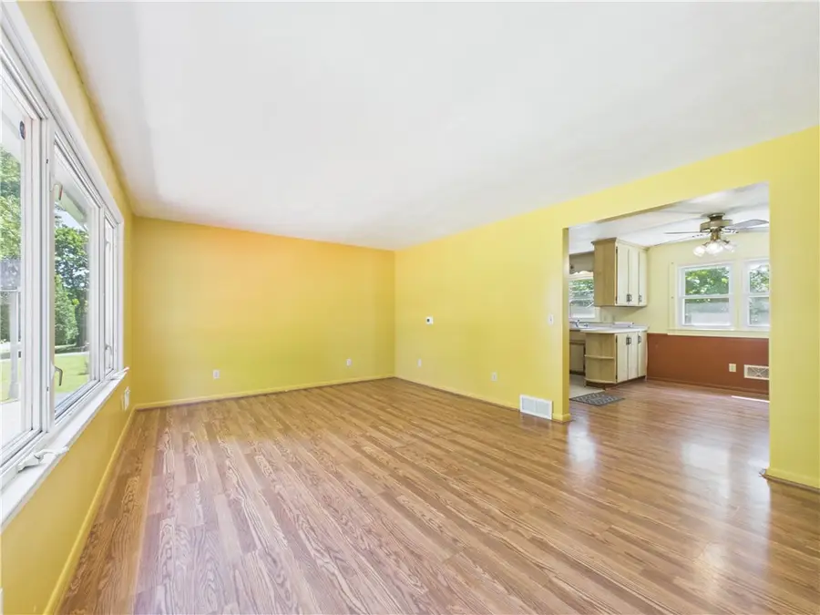 1184 Farnsworth Road S, Rochester, NY 14623 - #2