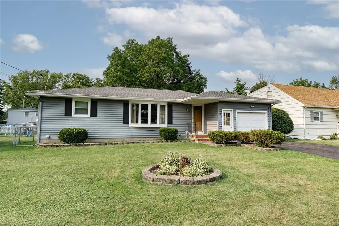 196 Youngs Ave, Rochester, NY 14606 - #1