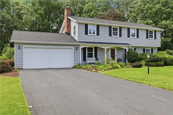 36 Autumn Oak Circle, Penfield, NY 14526