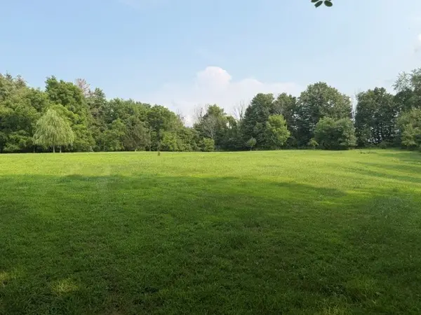 Maple Ridge Rd, Newark, NY 14513