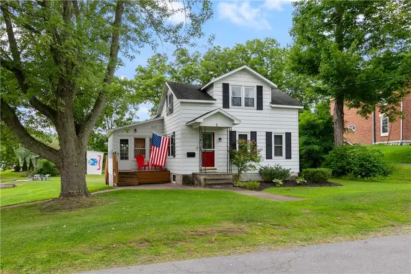 3 Walnut Street S, Waterloo, NY 13165