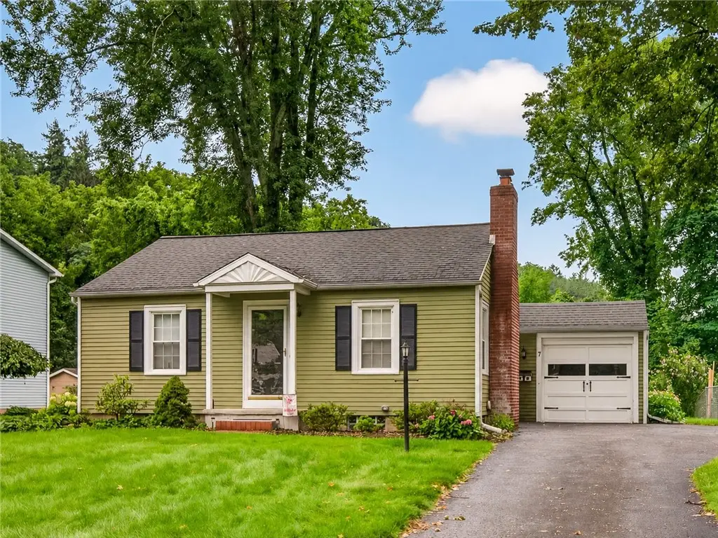 7 Barratt Place, Fairport, NY 14450 - #1