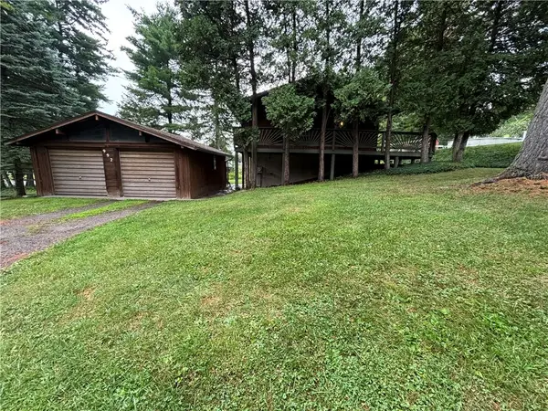992 E Maple Avenue, Newark, NY 14513