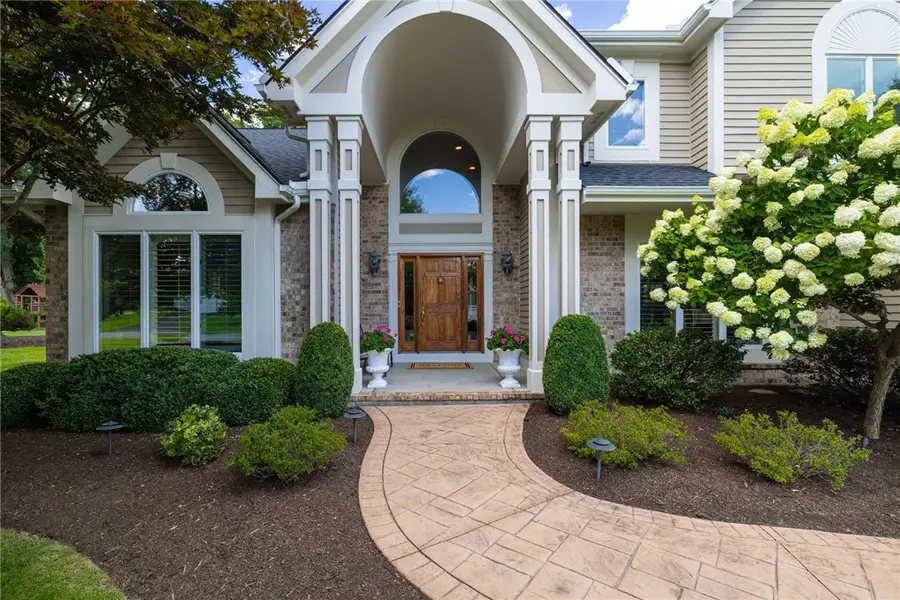 8 Folkestone Lane, Penfield, NY 14526 - #3
