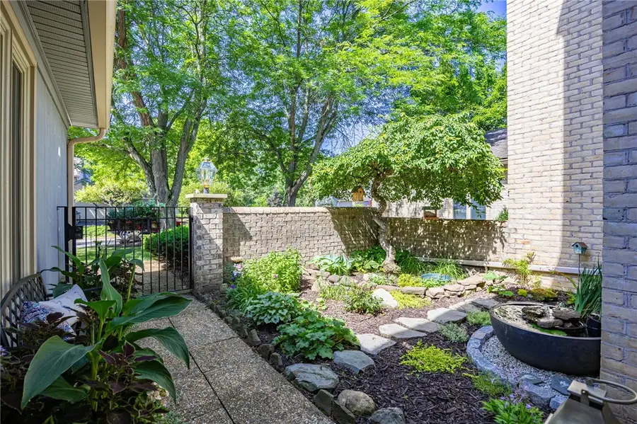 13 Tobey Court, Pittsford, NY 14534 - #3