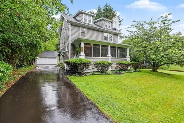13 Brook Rd, Pittsford, NY 14534