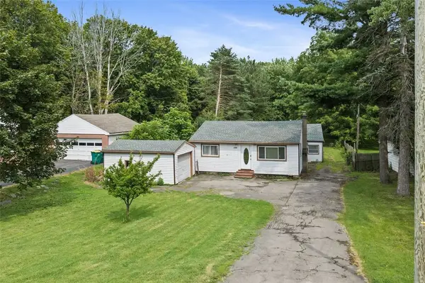 1166 Bay Road, Webster, NY 14580