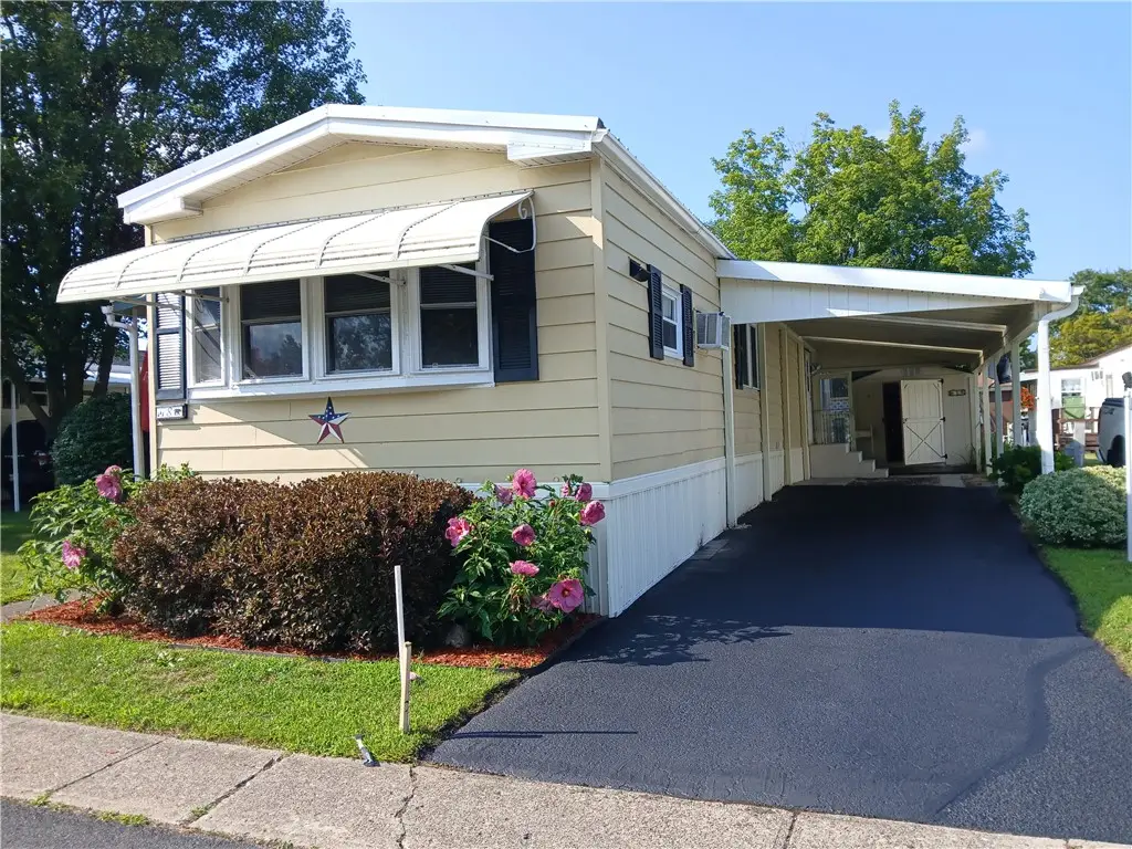8 Village Parkway, Manchester, NY 14504 - #1